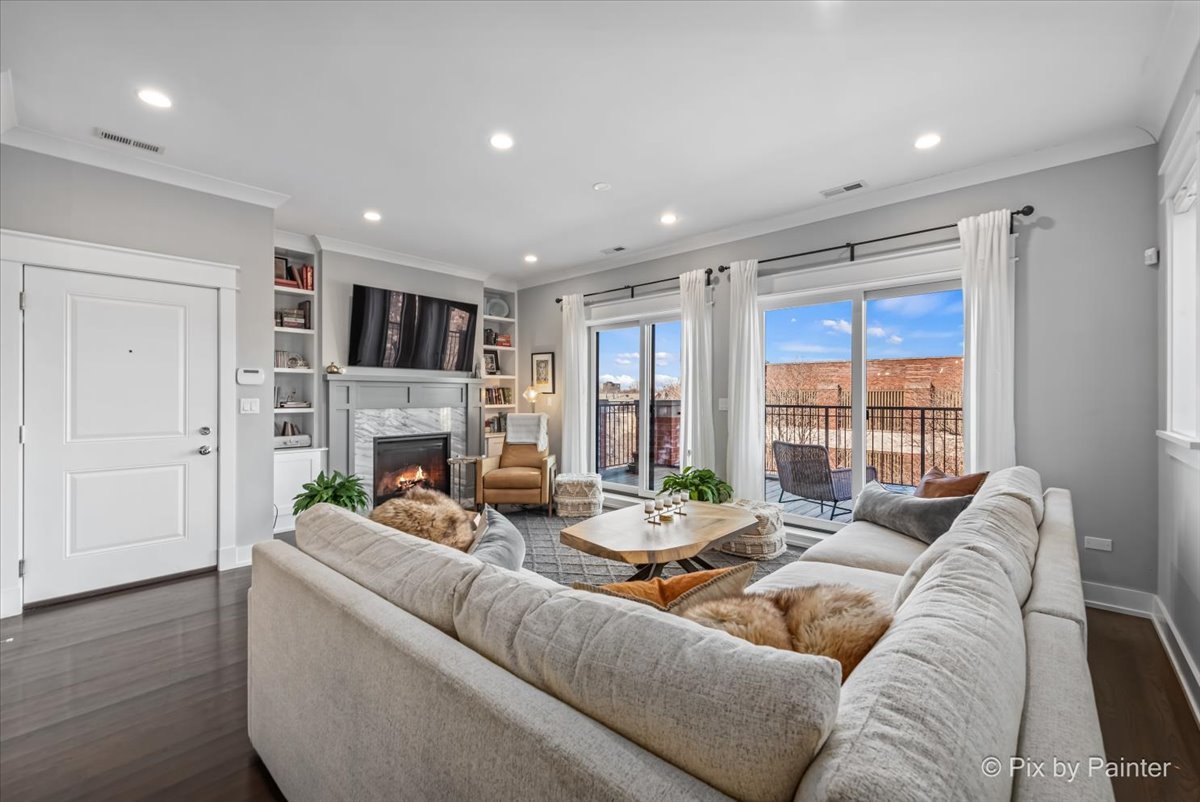 4007 N Paulina Street Unit: 4N