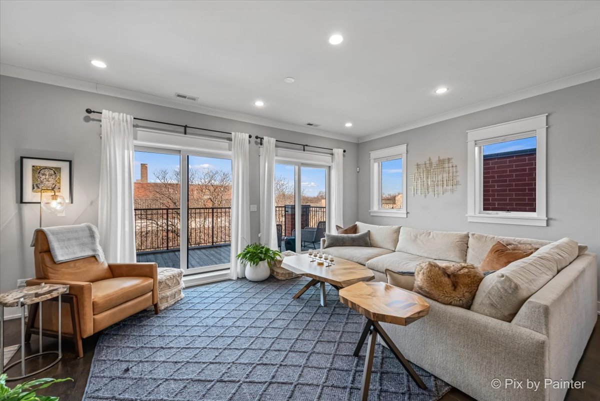 4007 N Paulina Street Unit: 4N