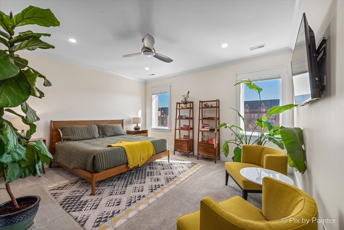 4007 N Paulina Street Unit: 4N