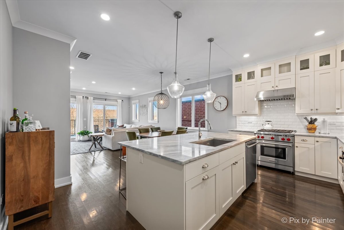 4007 N Paulina Street Unit: 4N