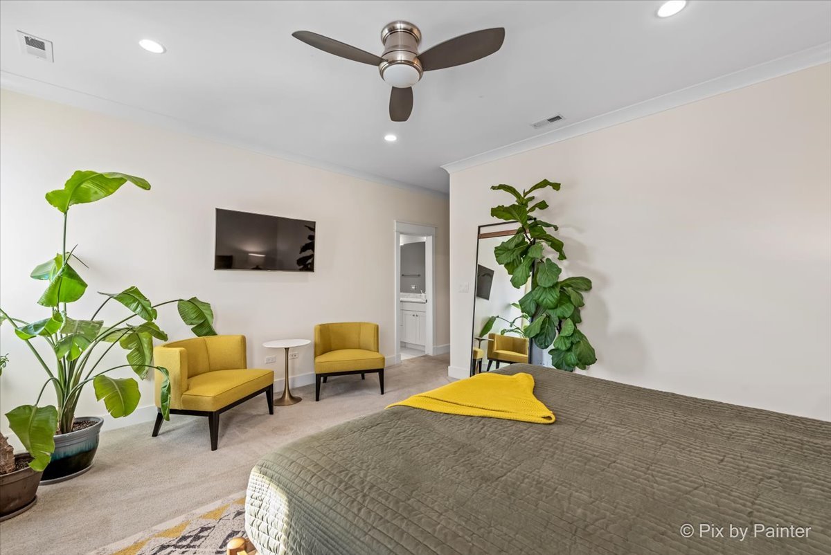 4007 N Paulina Street Unit: 4N