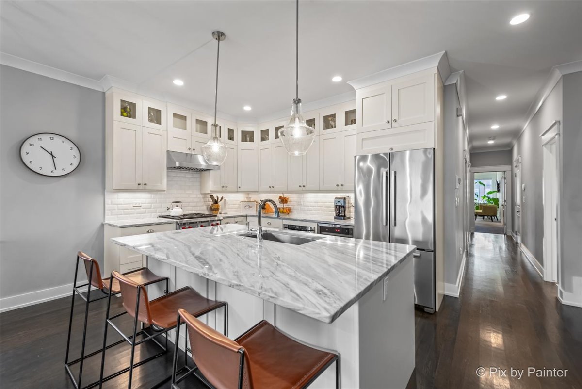 4007 N Paulina Street Unit: 4N