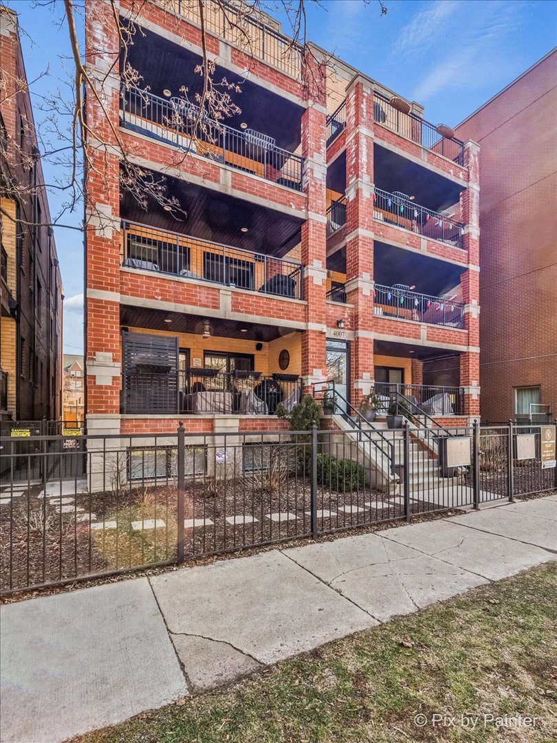 4007 N Paulina Street Unit: 4N