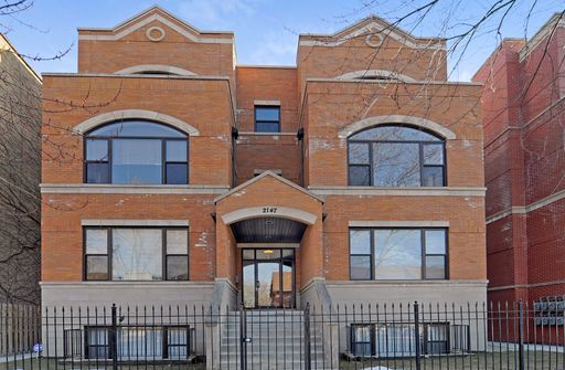 2147 W Evergreen Avenue Unit: 104