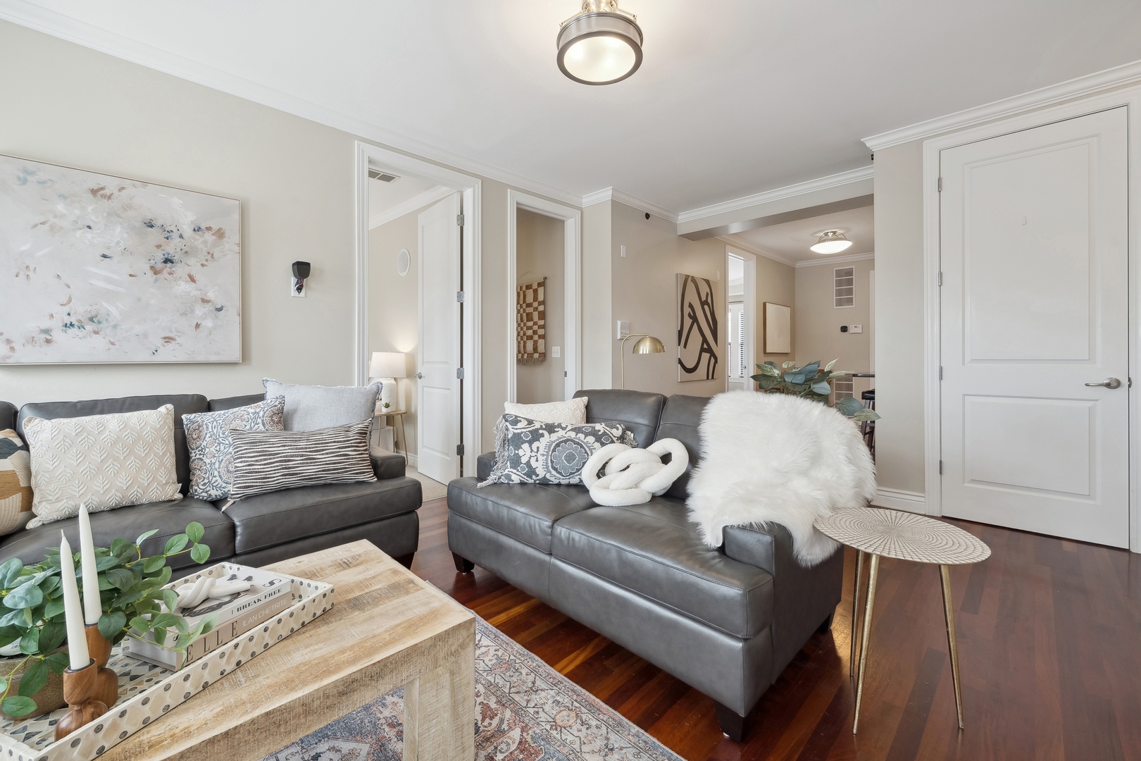 3543 N Lakewood Avenue Unit: 3