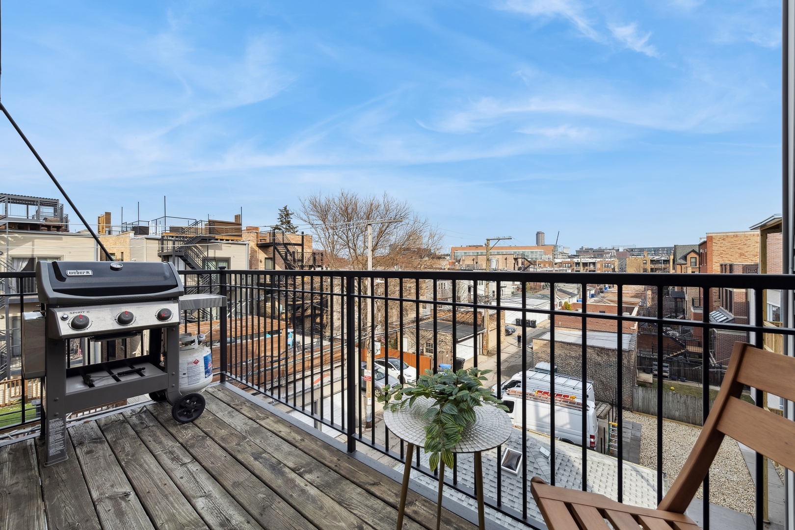 3543 N Lakewood Avenue Unit: 3