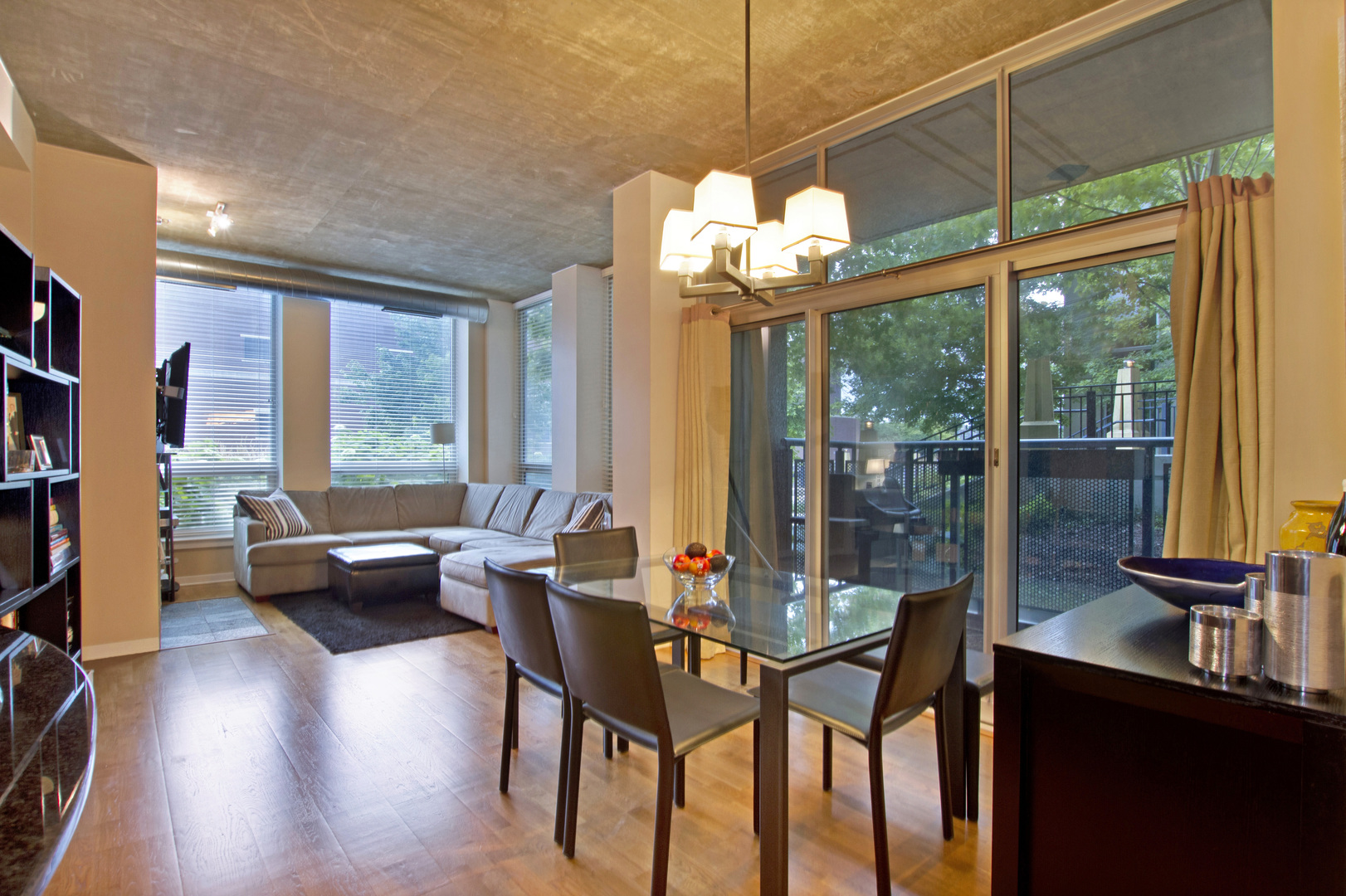 700 N Larrabee Street Unit: R1