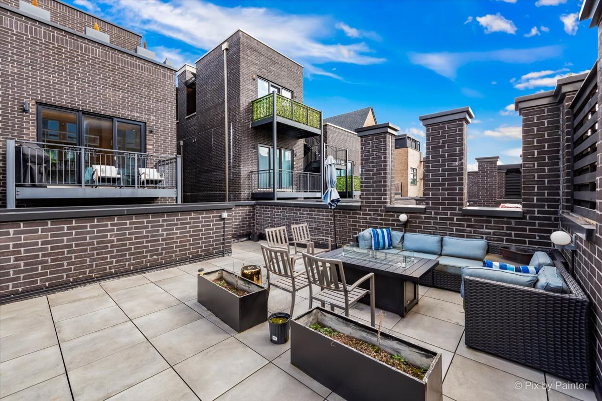 2756 N MAGNOLIA Avenue Unit: 2S