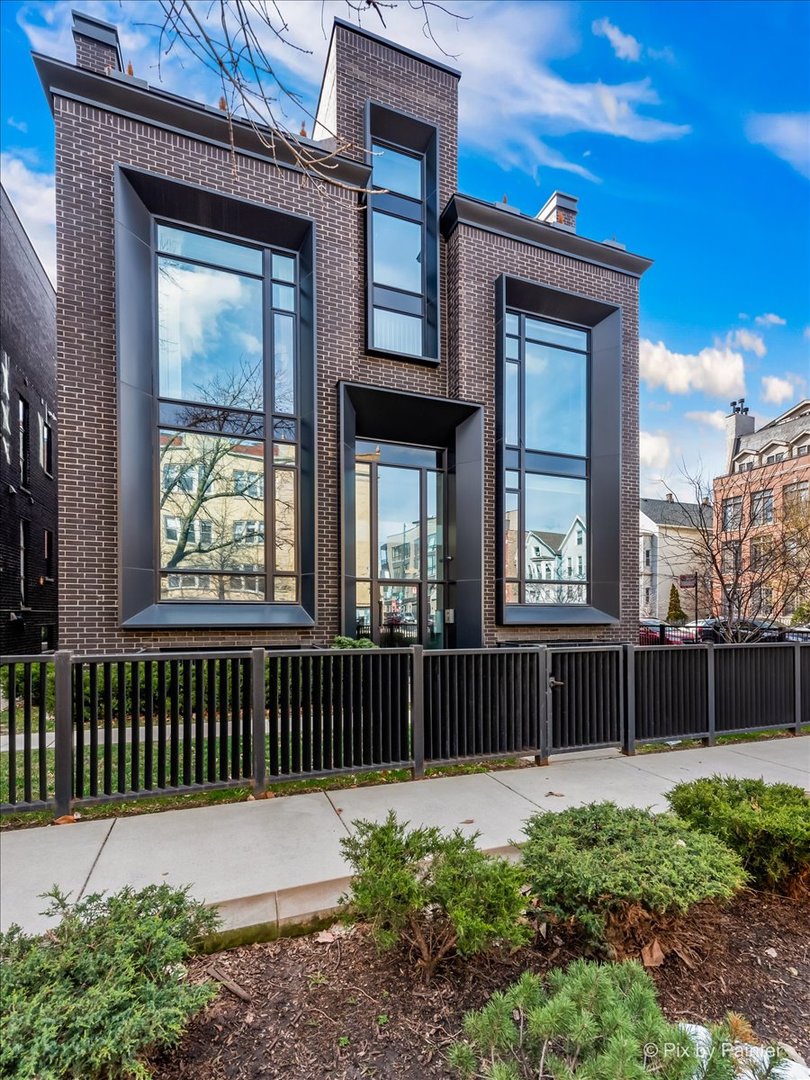 2756 N MAGNOLIA Avenue Unit: 2S