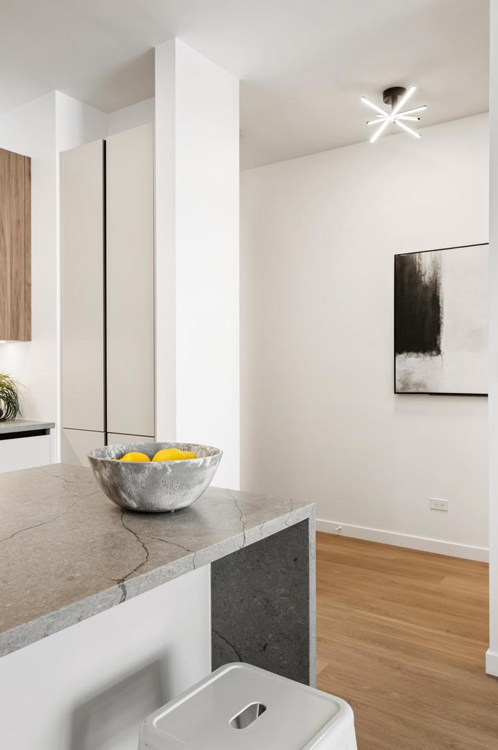 204 S Leavitt Street Unit: 203