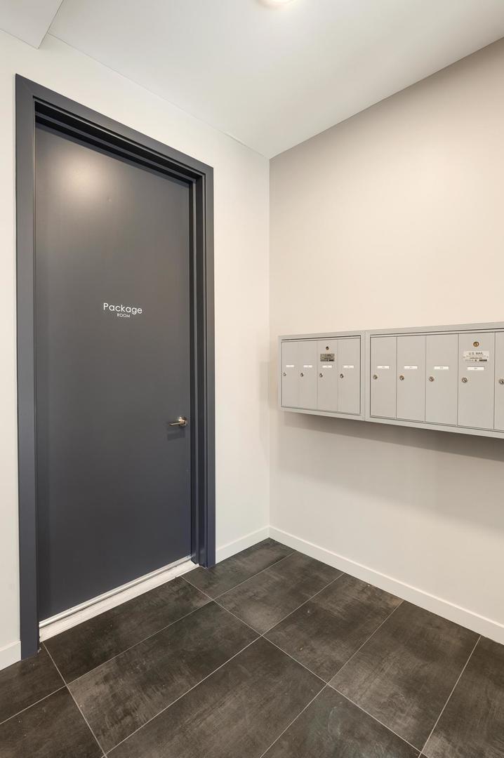 204 S Leavitt Street Unit: 203
