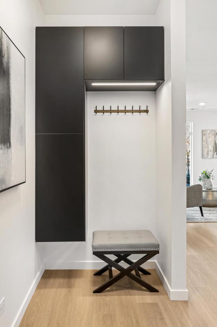 204 S Leavitt Street Unit: 203