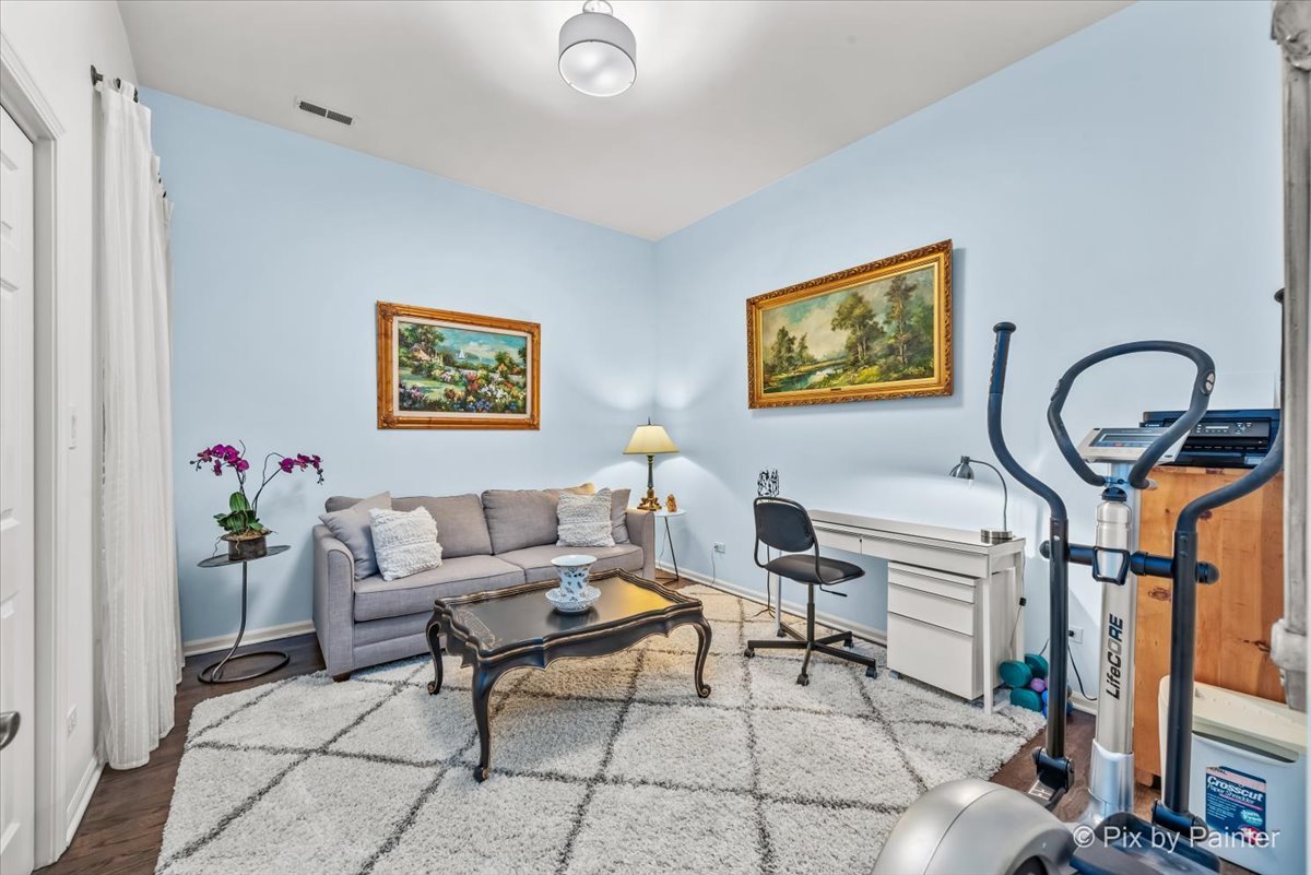 2846 N Southport Avenue Unit: 1S
