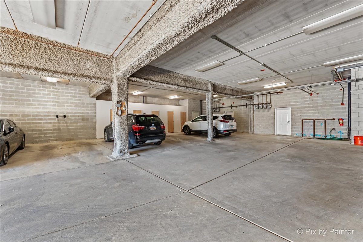 2846 N Southport Avenue Unit: 1S