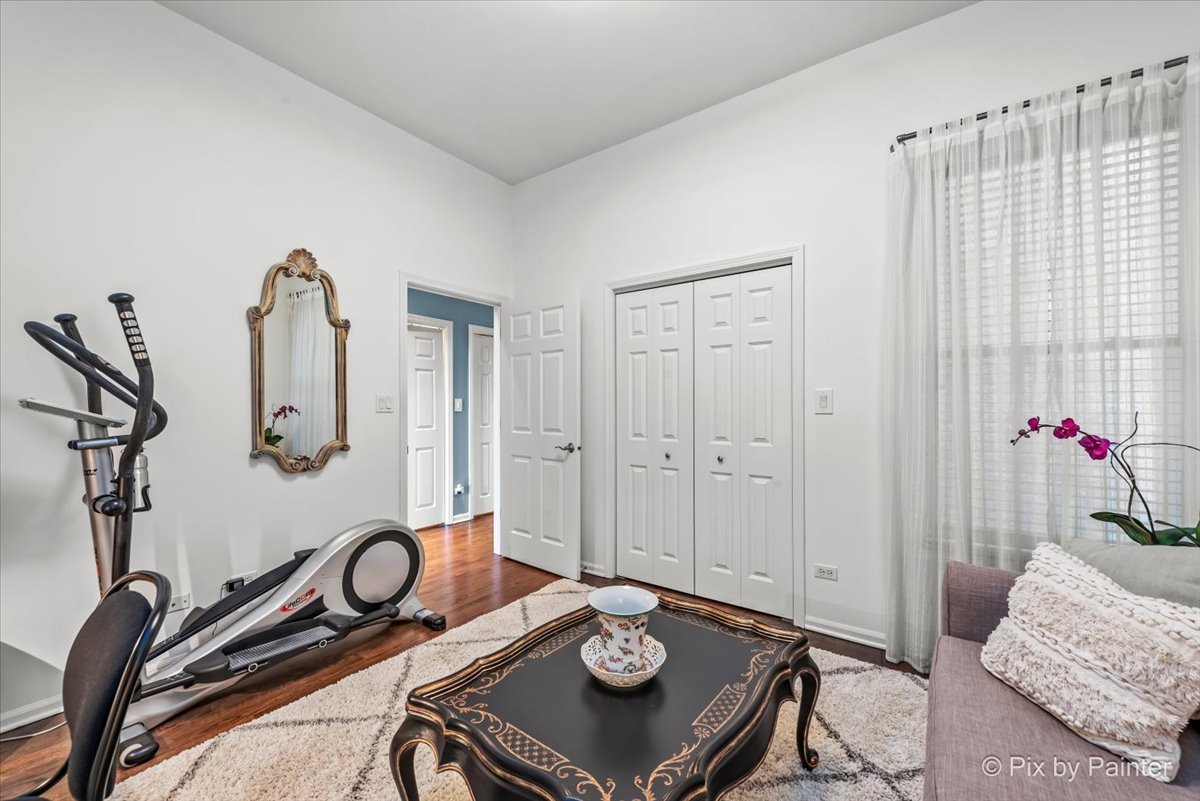 2846 N Southport Avenue Unit: 1S