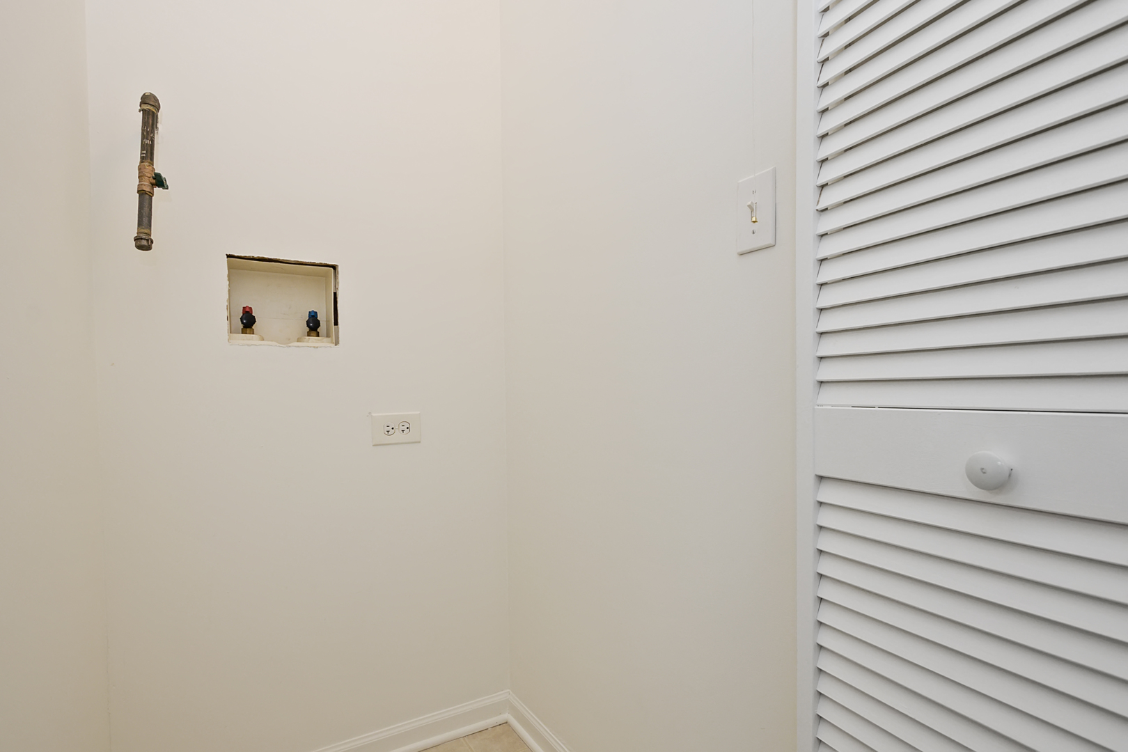 3849 S Ellis Avenue Unit: 302