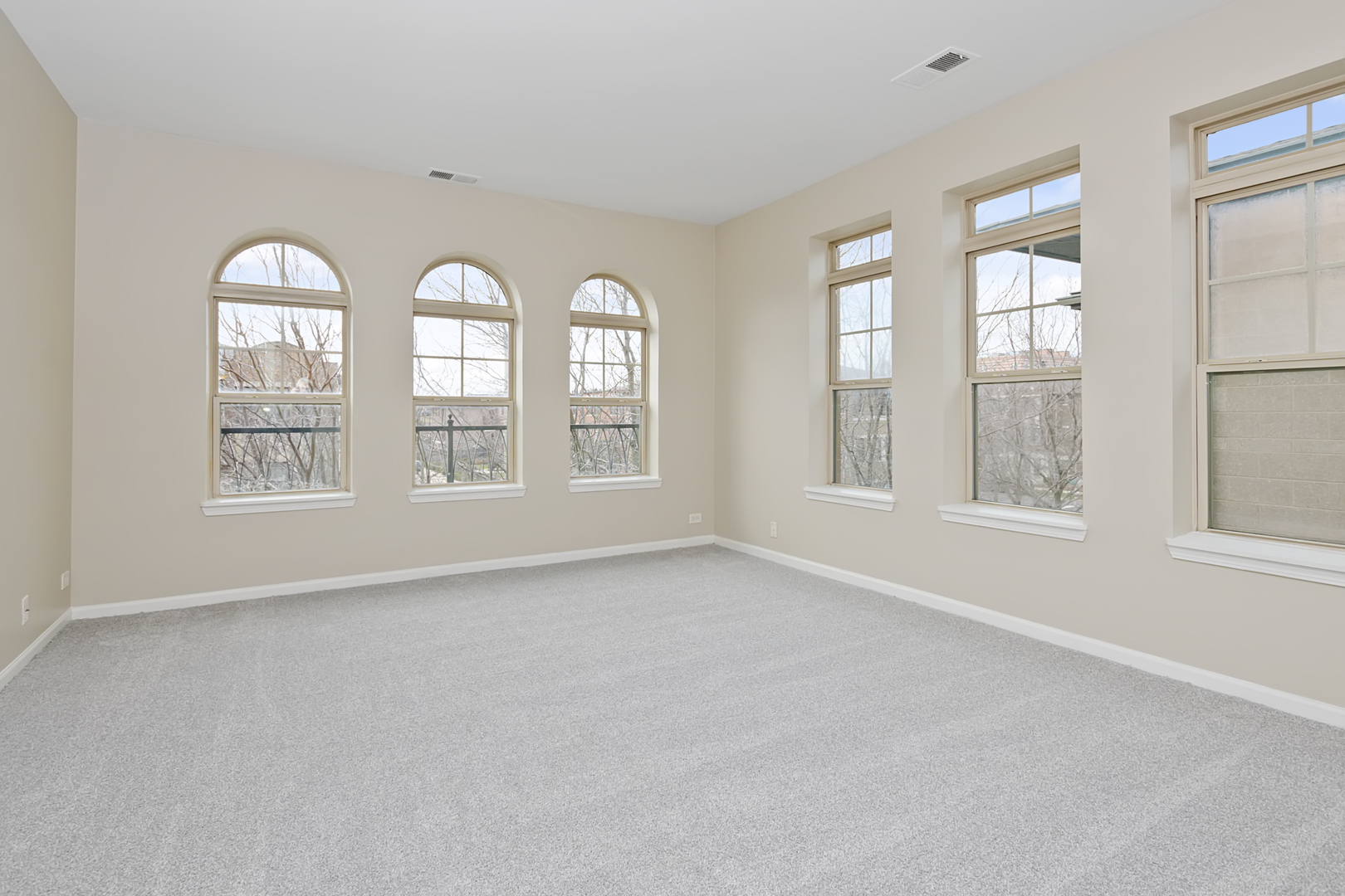 3849 S Ellis Avenue Unit: 302