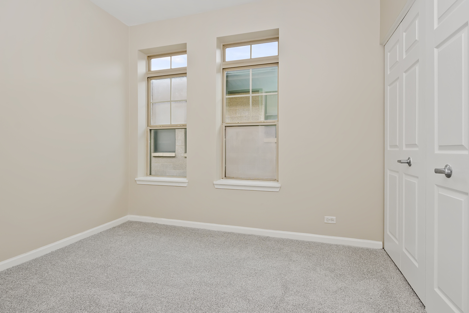 3849 S Ellis Avenue Unit: 302
