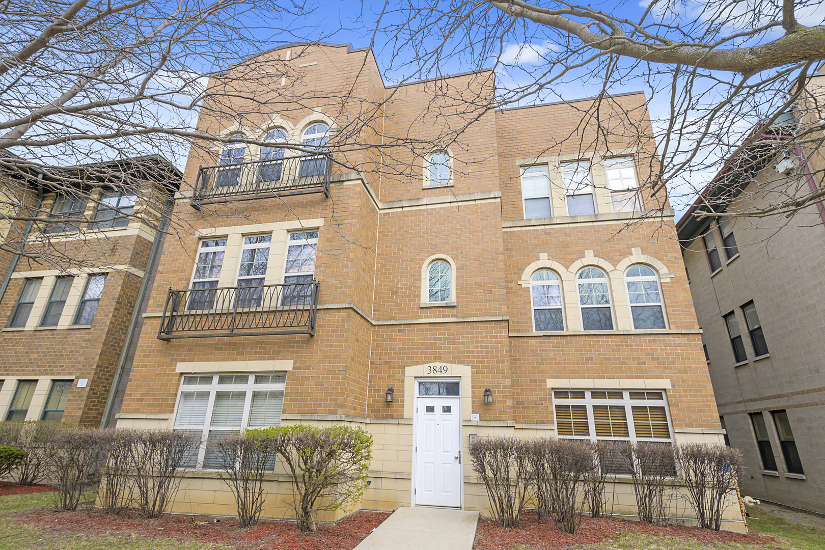3849 S Ellis Avenue Unit: 302