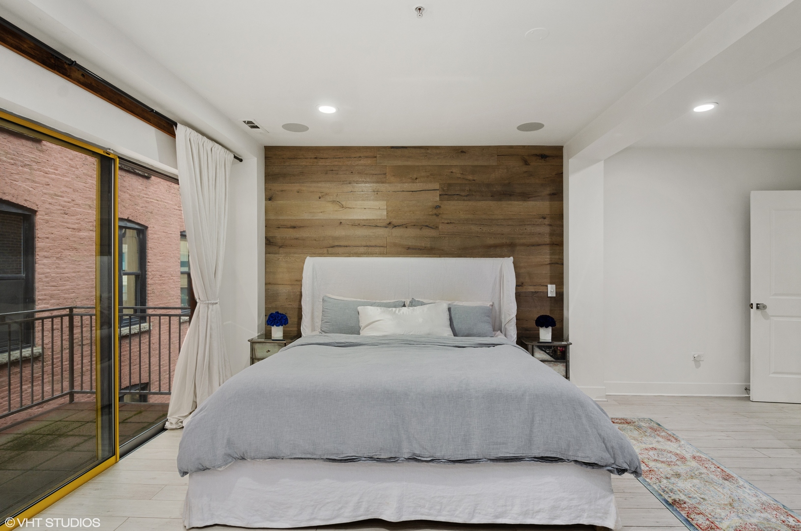 433 N WELLS Street Unit: 502