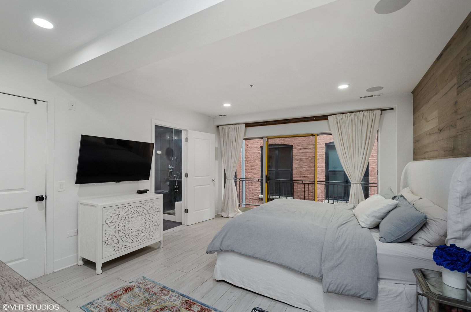 433 N WELLS Street Unit: 502