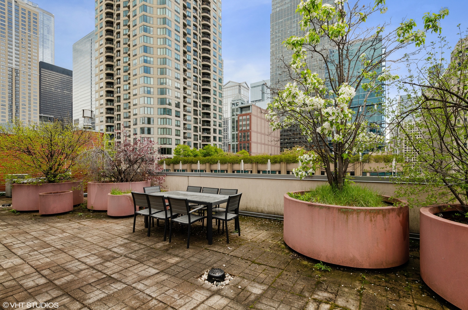 433 N WELLS Street Unit: 502