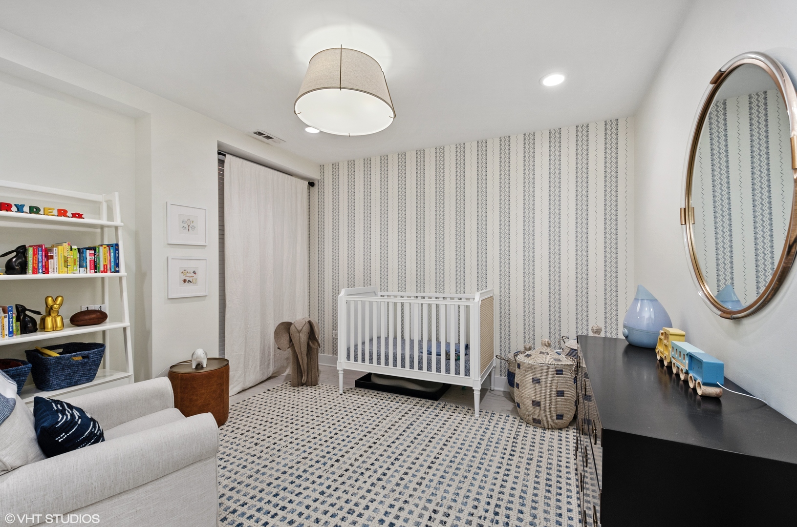 433 N WELLS Street Unit: 502