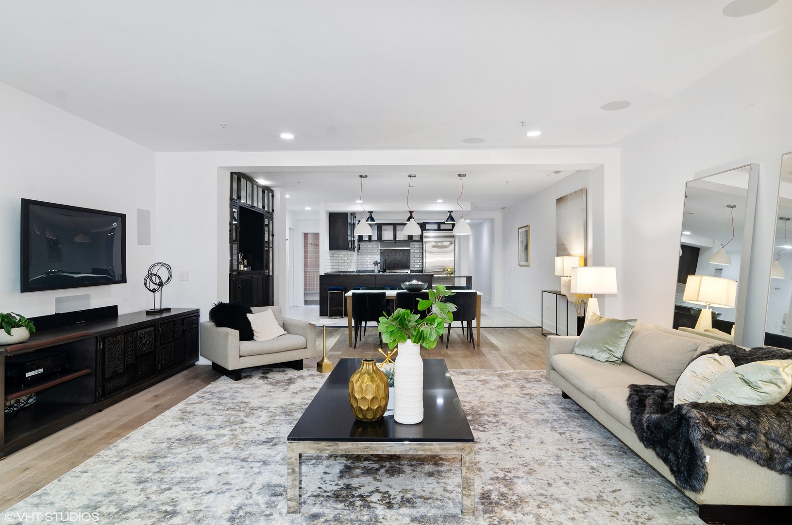 433 N WELLS Street Unit: 502