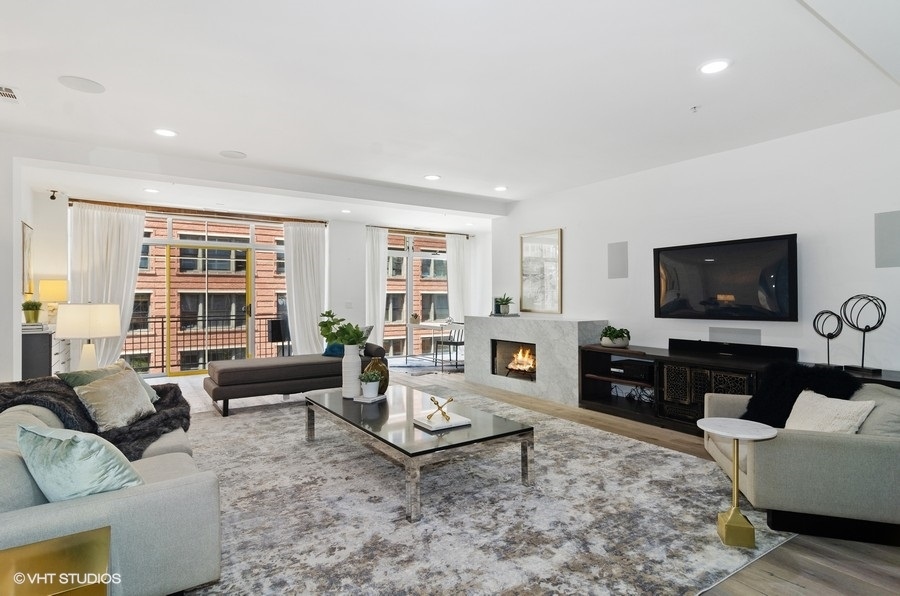 433 N WELLS Street Unit: 502