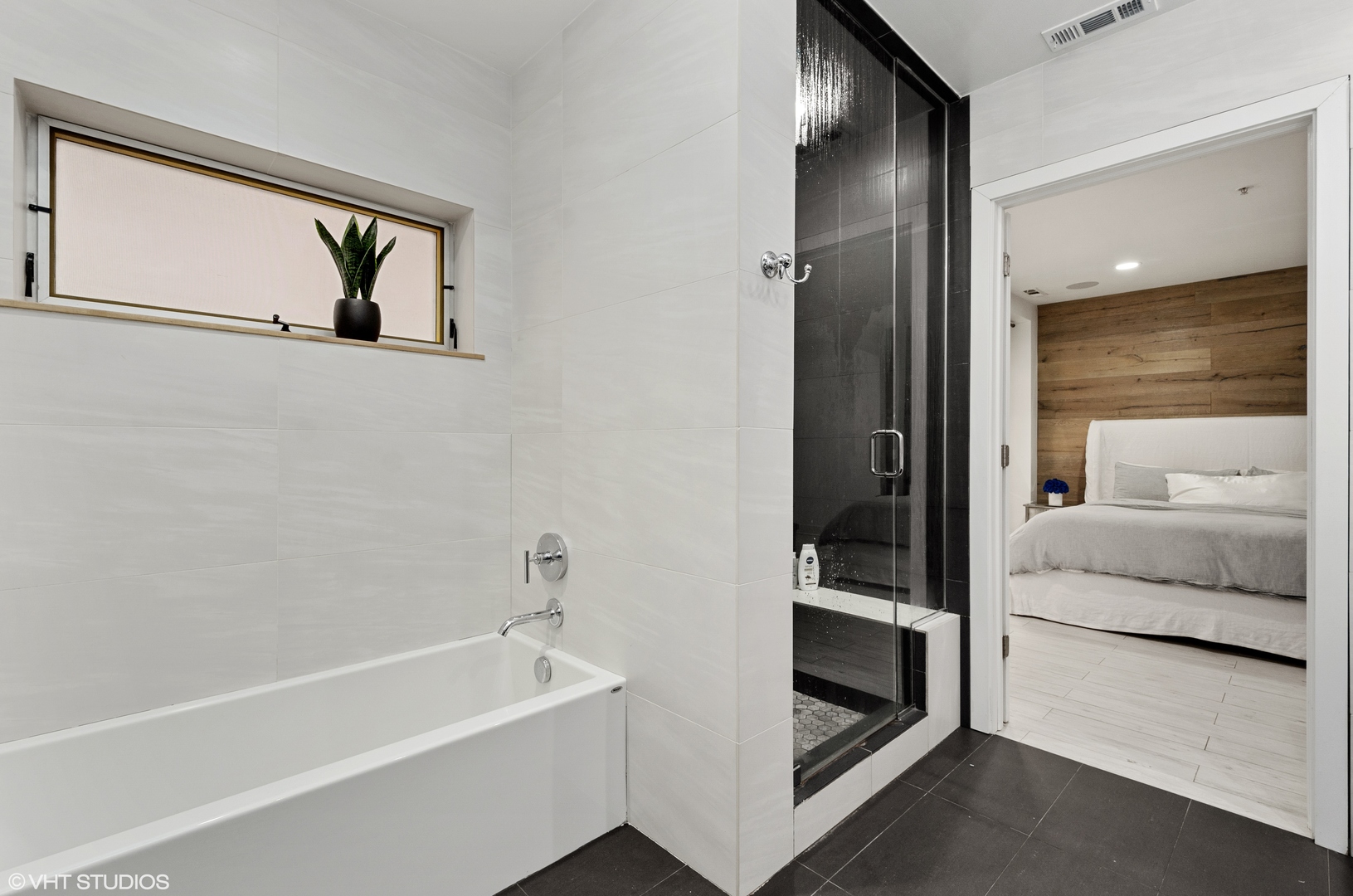 433 N WELLS Street Unit: 502