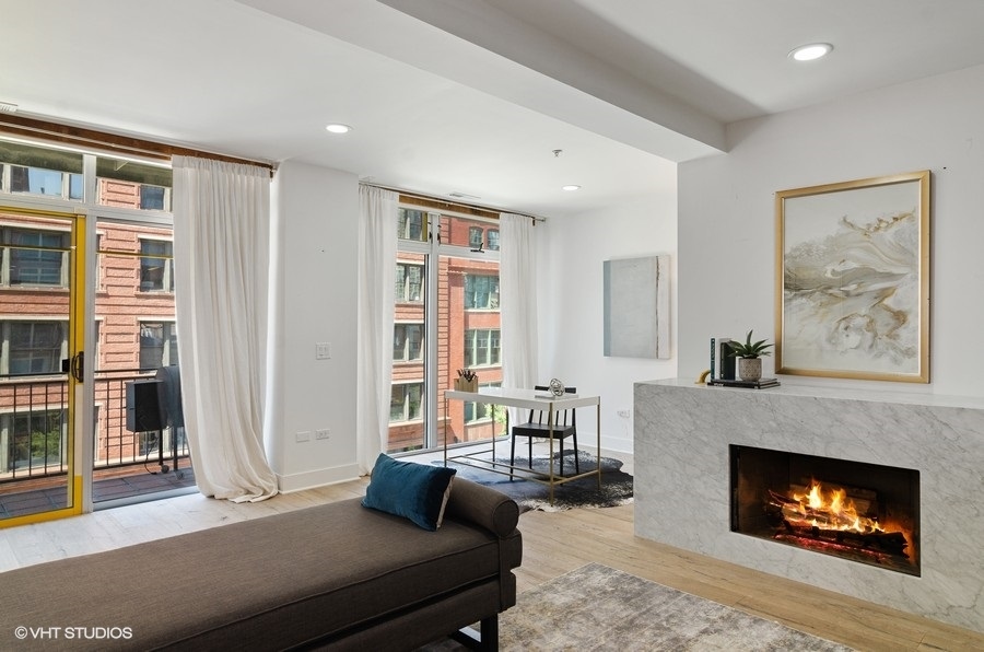 433 N WELLS Street Unit: 502