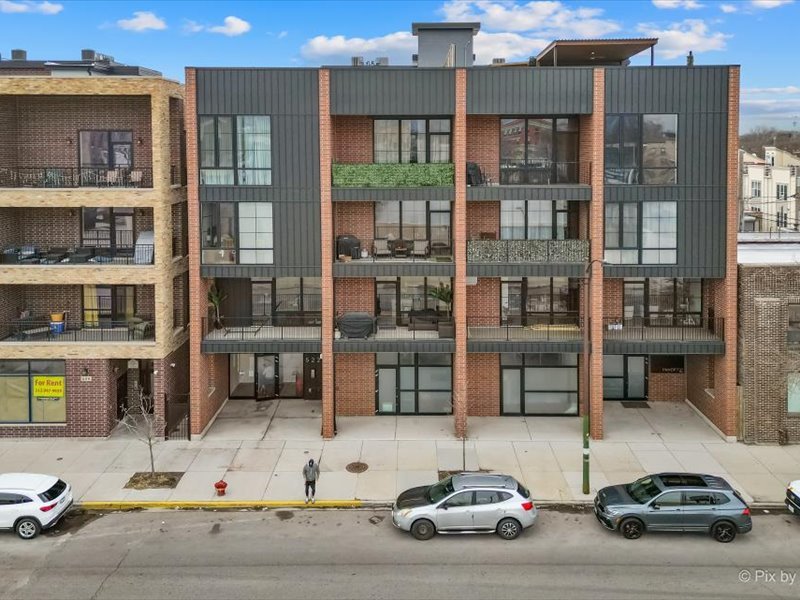 522 N Western Avenue Unit: 302