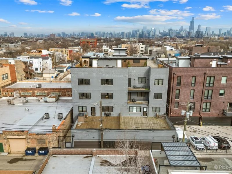 522 N Western Avenue Unit: 302