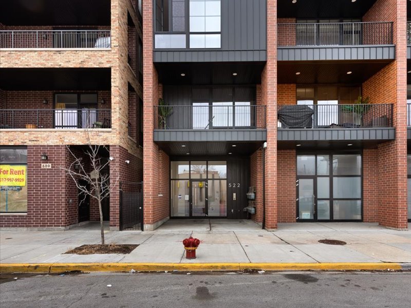 522 N Western Avenue Unit: 302