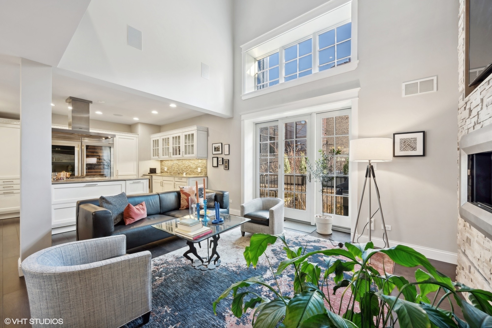 921 N La Salle Drive Unit: 6