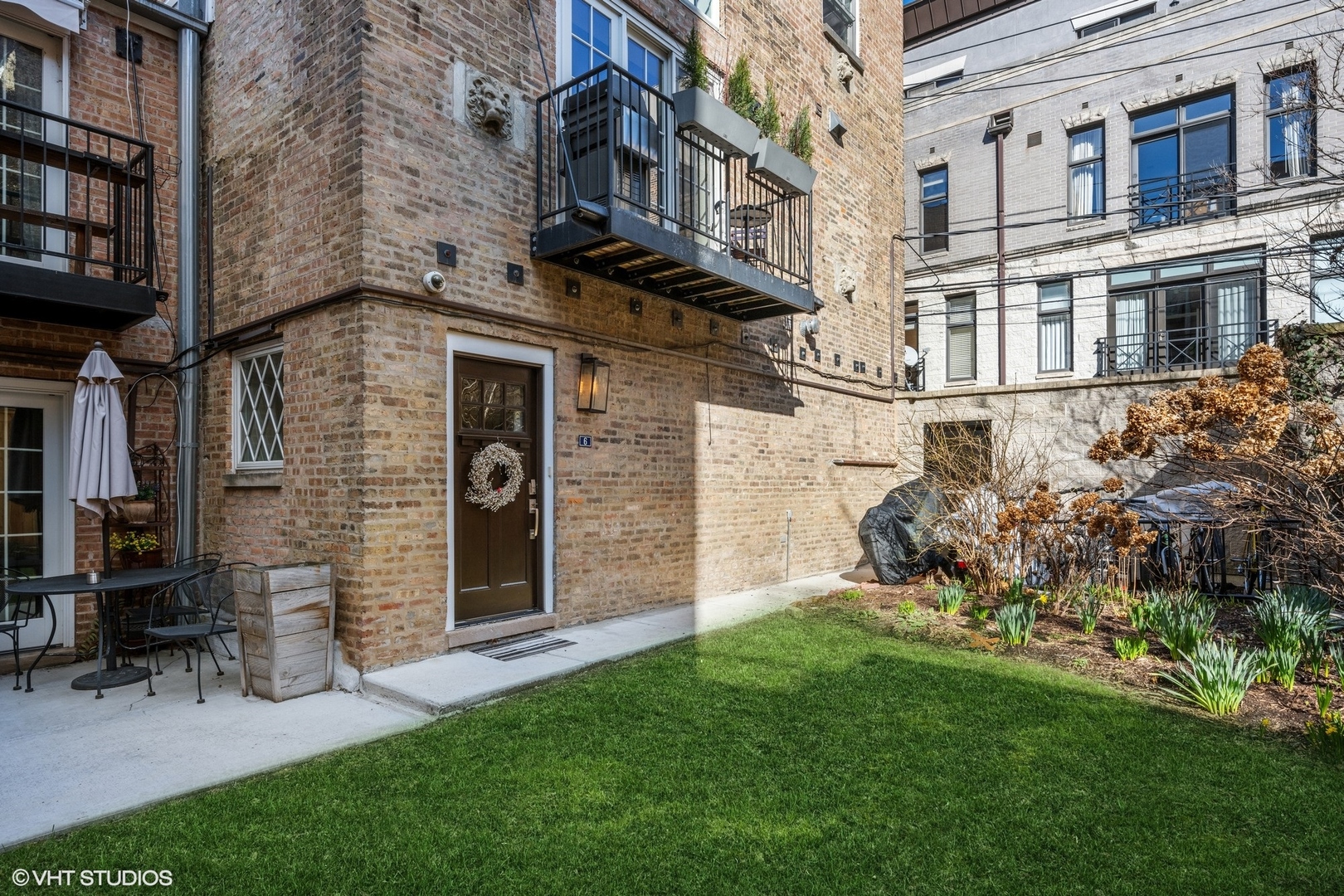 921 N La Salle Drive Unit: 6