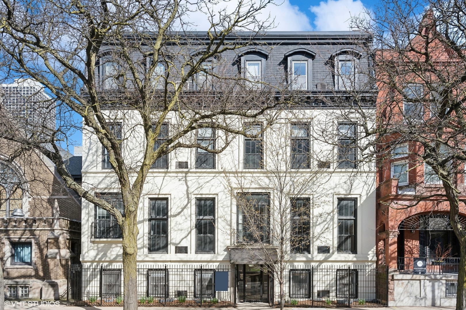 921 N La Salle Drive Unit: 6