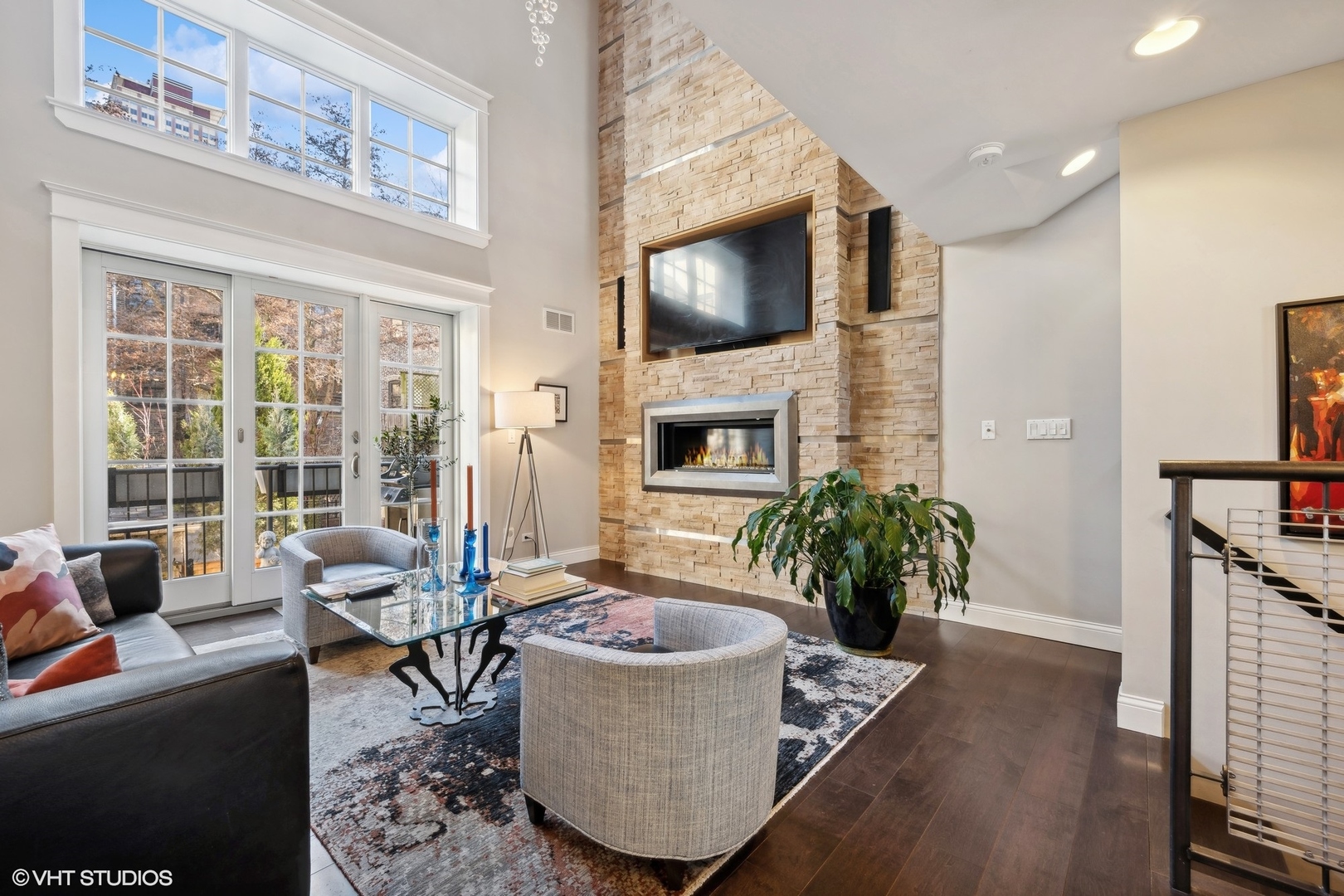921 N La Salle Drive Unit: 6