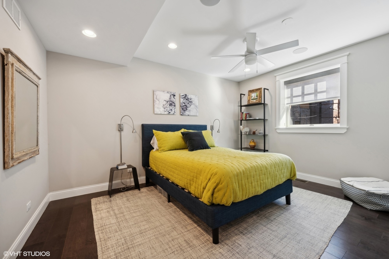 921 N La Salle Drive Unit: 6