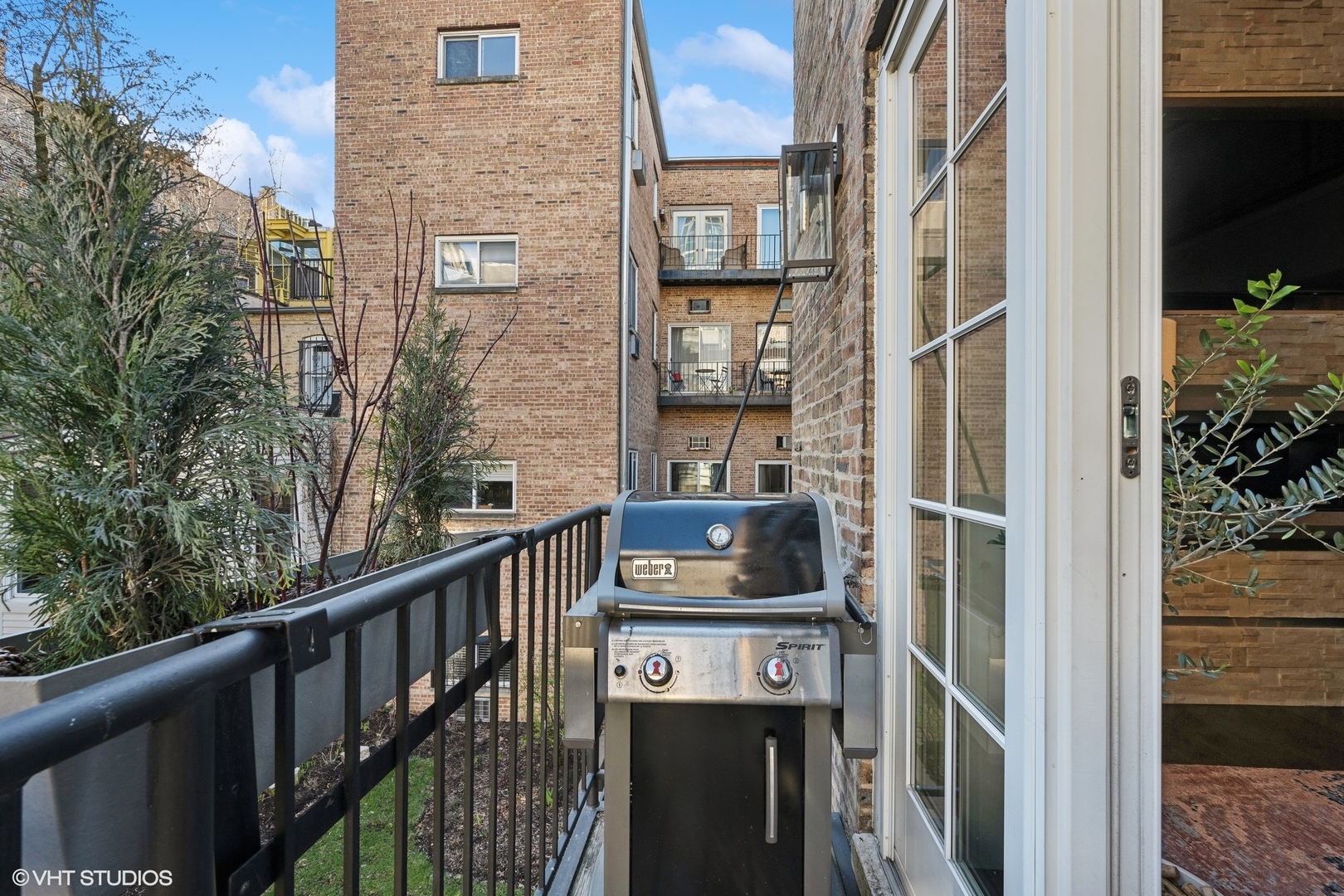 921 N La Salle Drive Unit: 6