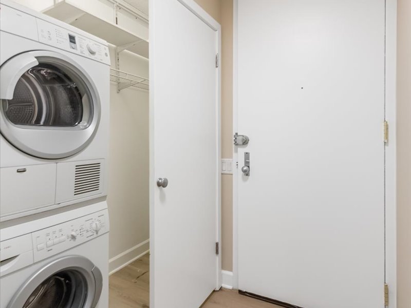 30 E Huron Street Unit: 1204