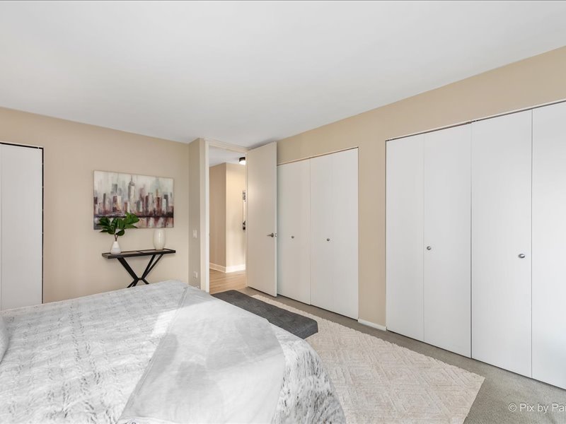 30 E Huron Street Unit: 1204
