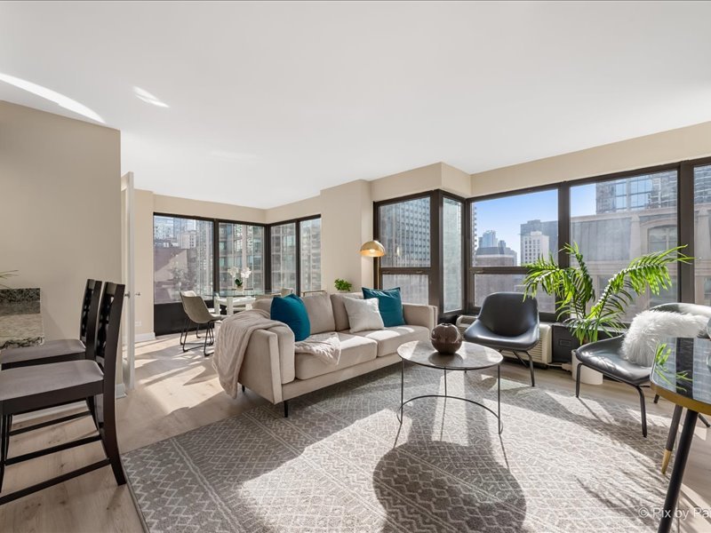 30 E Huron Street Unit: 1204