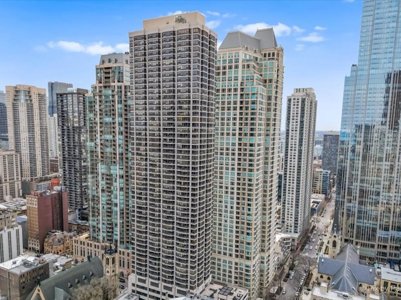 30 E Huron Street Unit: 1204