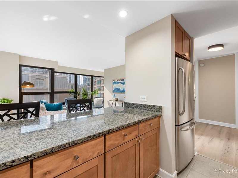 30 E Huron Street Unit: 1204