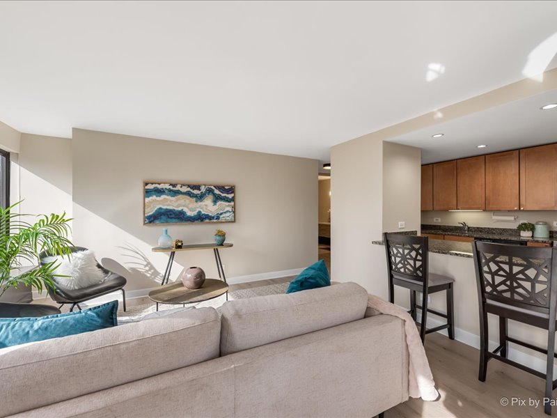 30 E Huron Street Unit: 1204