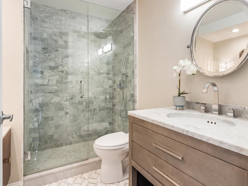 30 E Huron Street Unit: 1204