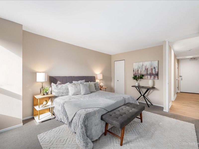 30 E Huron Street Unit: 1204