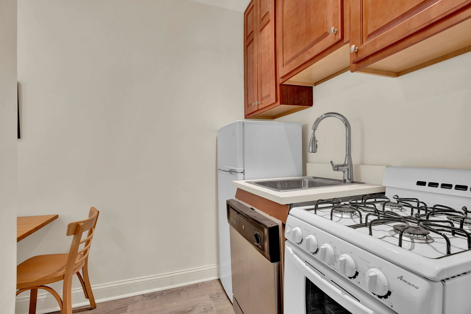 1100 N La Salle Drive Unit: 1211