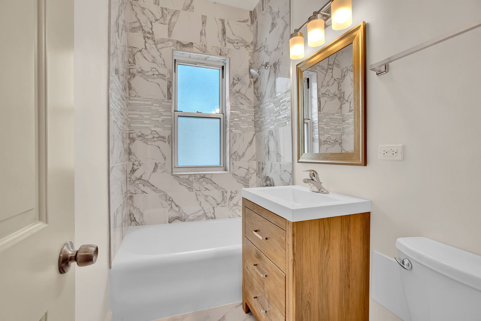1100 N La Salle Drive Unit: 1211